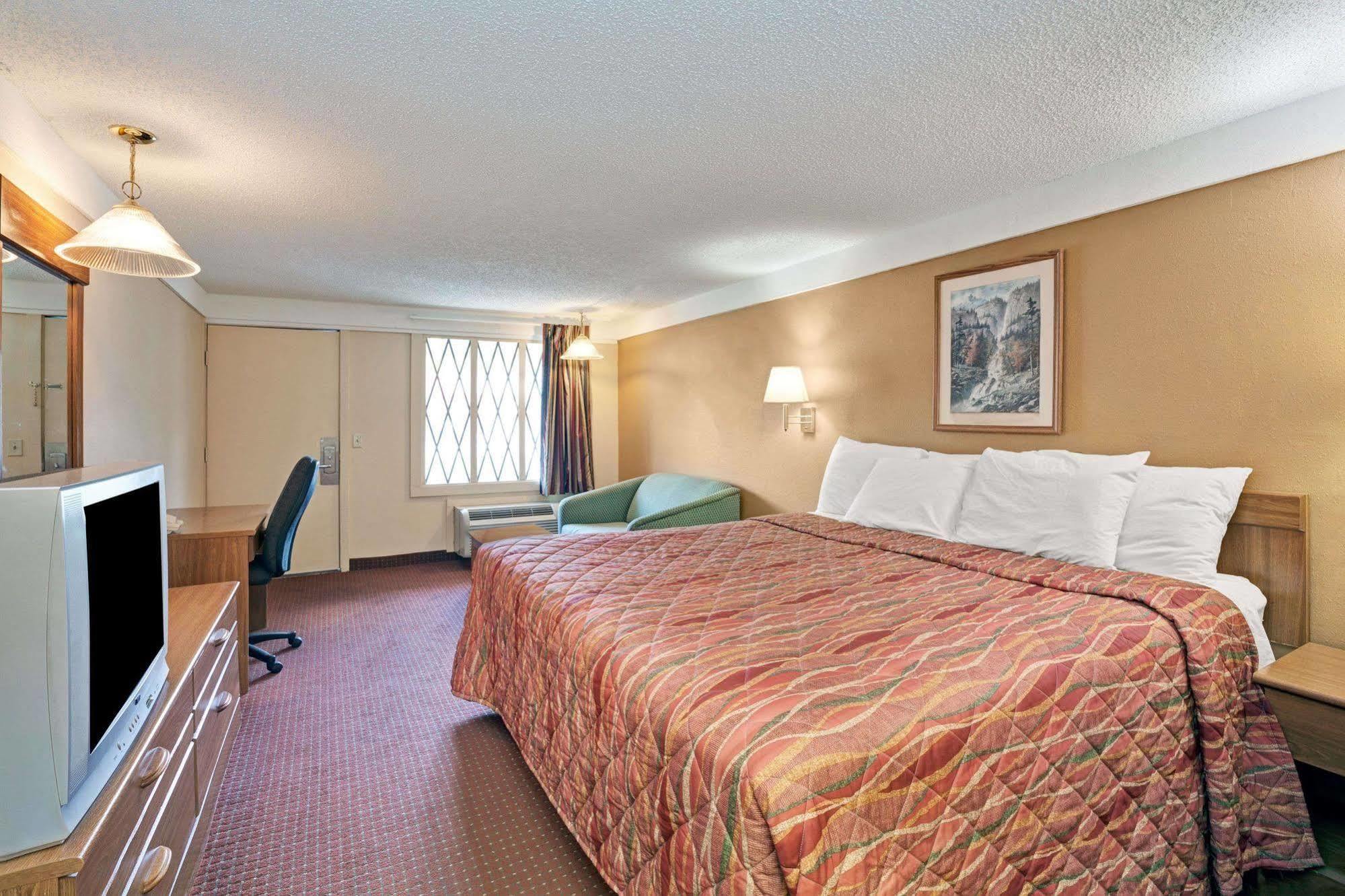 Knights Inn Charleston West Virginia Экстерьер фото
